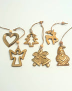 Brass Christmas tree keepsake – a charming, decorative piece perfect for Christmas gift boxes, hampers, and festive gifting in New Zealand. Ideal as a thoughtful keepsake to celebrate the holiday season.