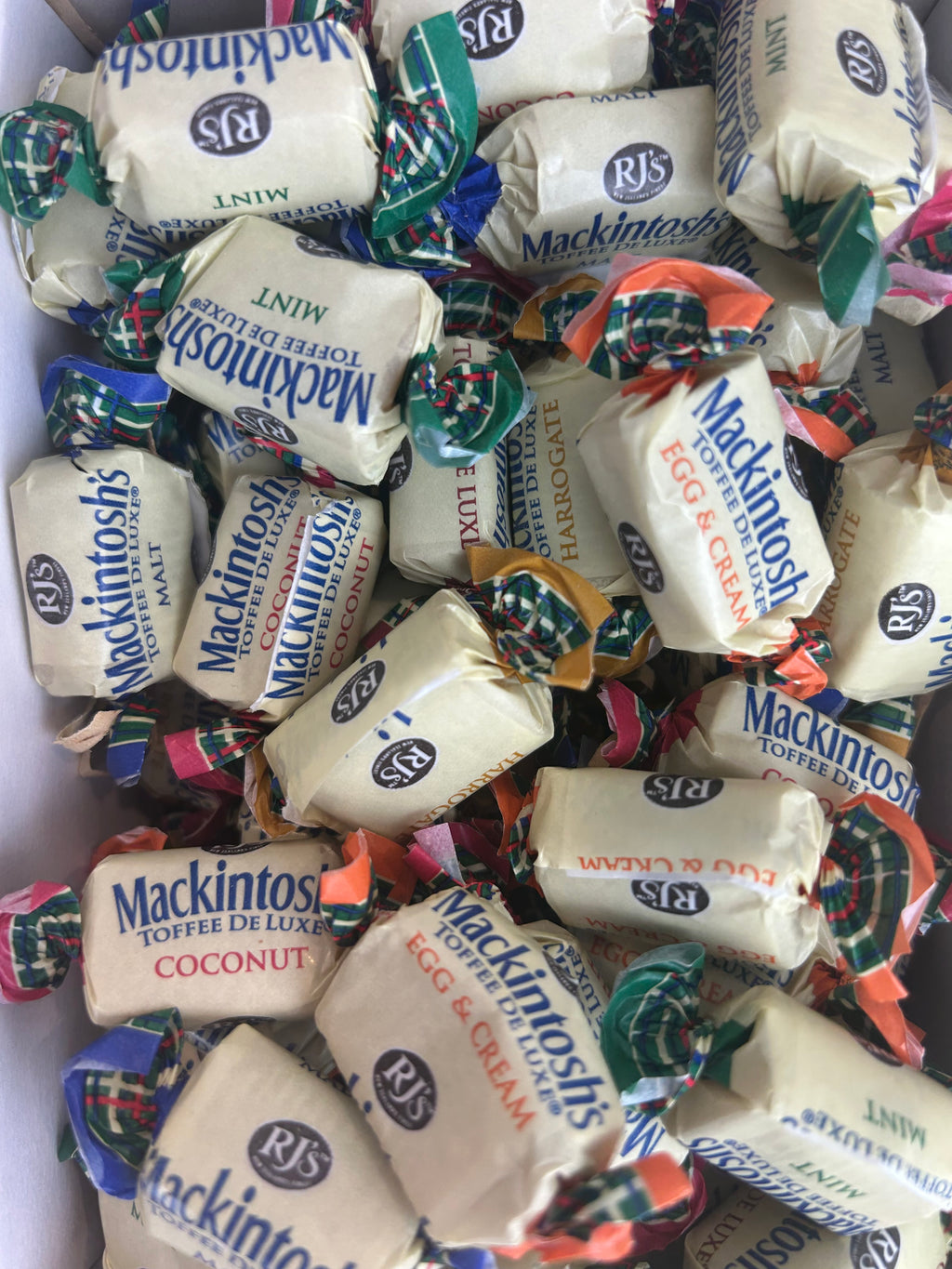 Savour the soft, chewy delight of Macintosh Lollies, a classic New Zealand favourite. Perfect for gifting, adding to gift boxes, or enjoying as a nostalgic, tasty treat.