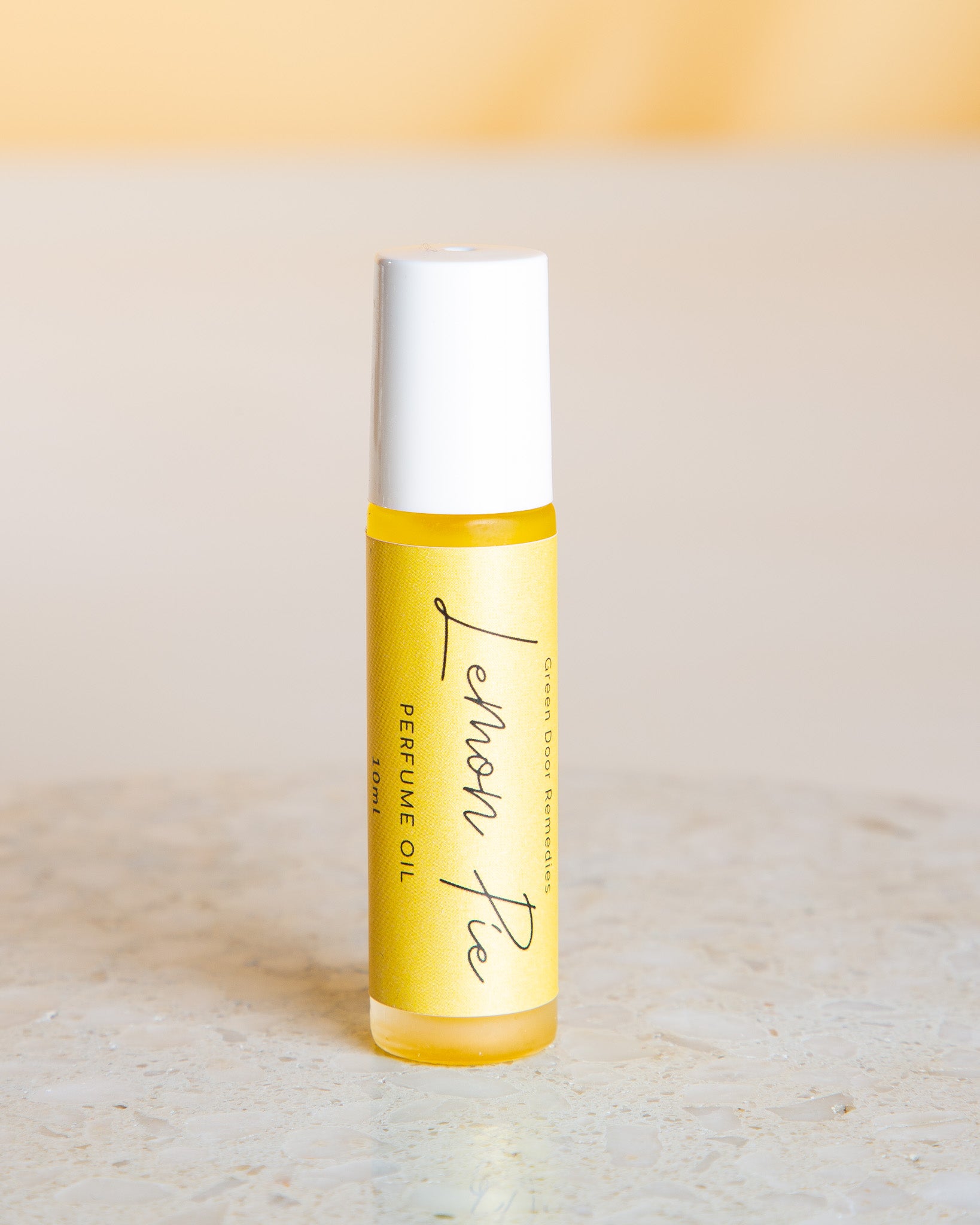 Enjoy the sweet, zesty scent of lemon pie with this premium essential oil blend. Made from natural oils in New Zealand, it’s perfect for perfume, aromatherapy, or adding a cheerful, uplifting fragrance to your day.