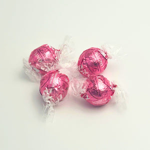 4 Lindt Strawberries & Cream Chocolates
