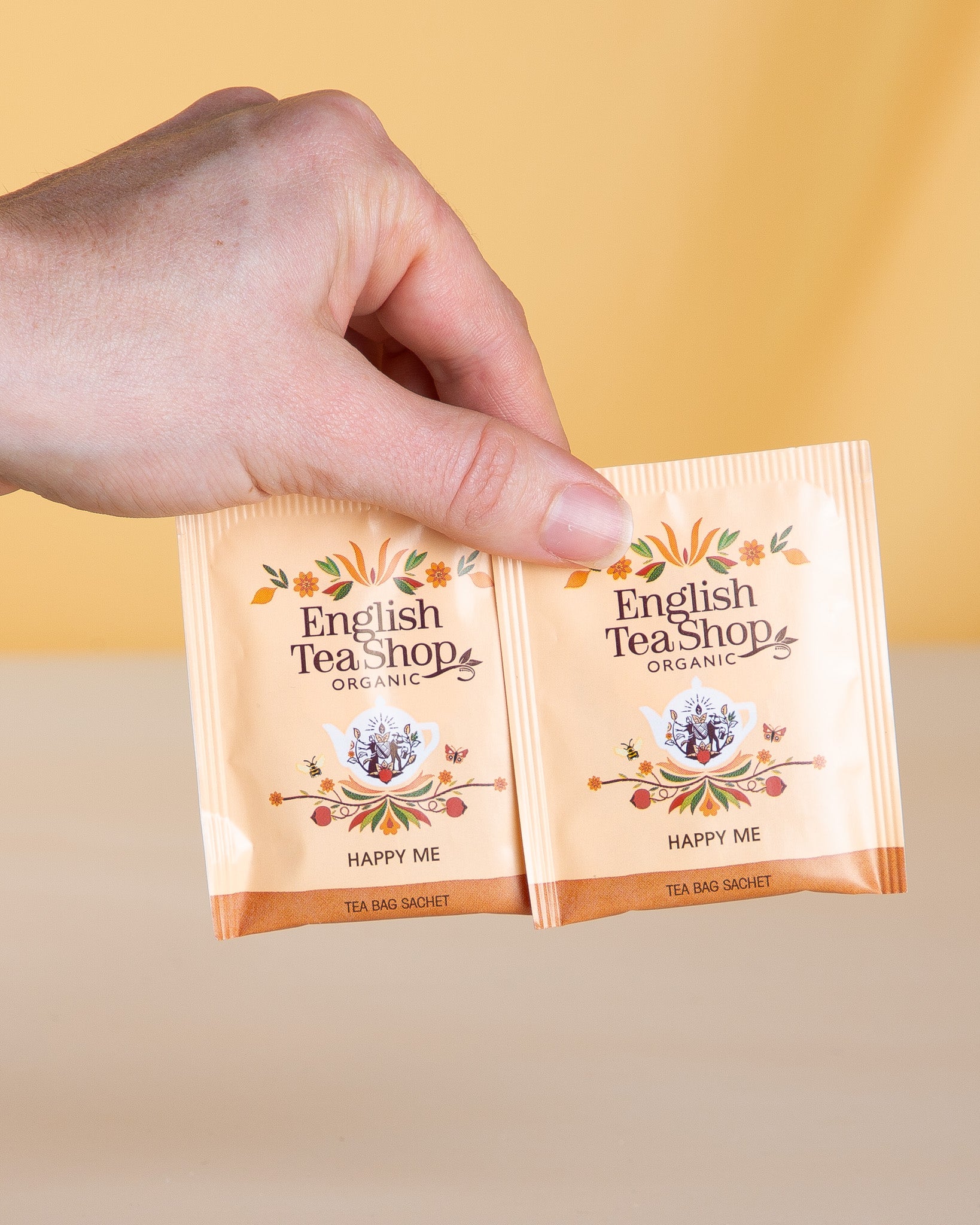 Enjoy a moment of calm with Organic Happy Me Herbal Tea from English Tea Shop. Made in New Zealand from premium organic ingredients, these individual servings are perfect for gifting, self-care, or daily relaxation.