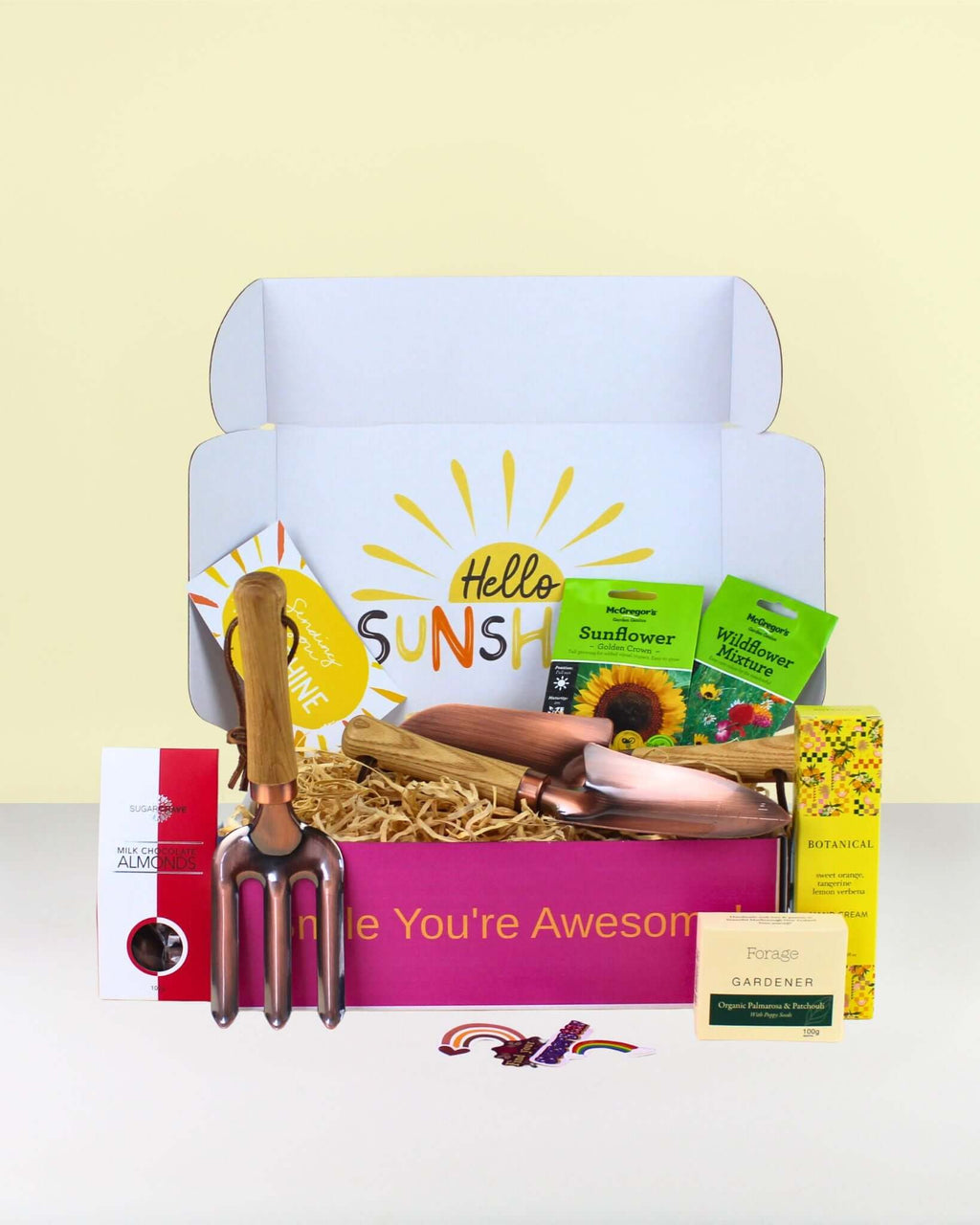 Gardening Gift NZ garden lover gift box with copper tools, botanical hand cream, gardener’s soap, wildflower seeds and chocolate almonds. 🌱