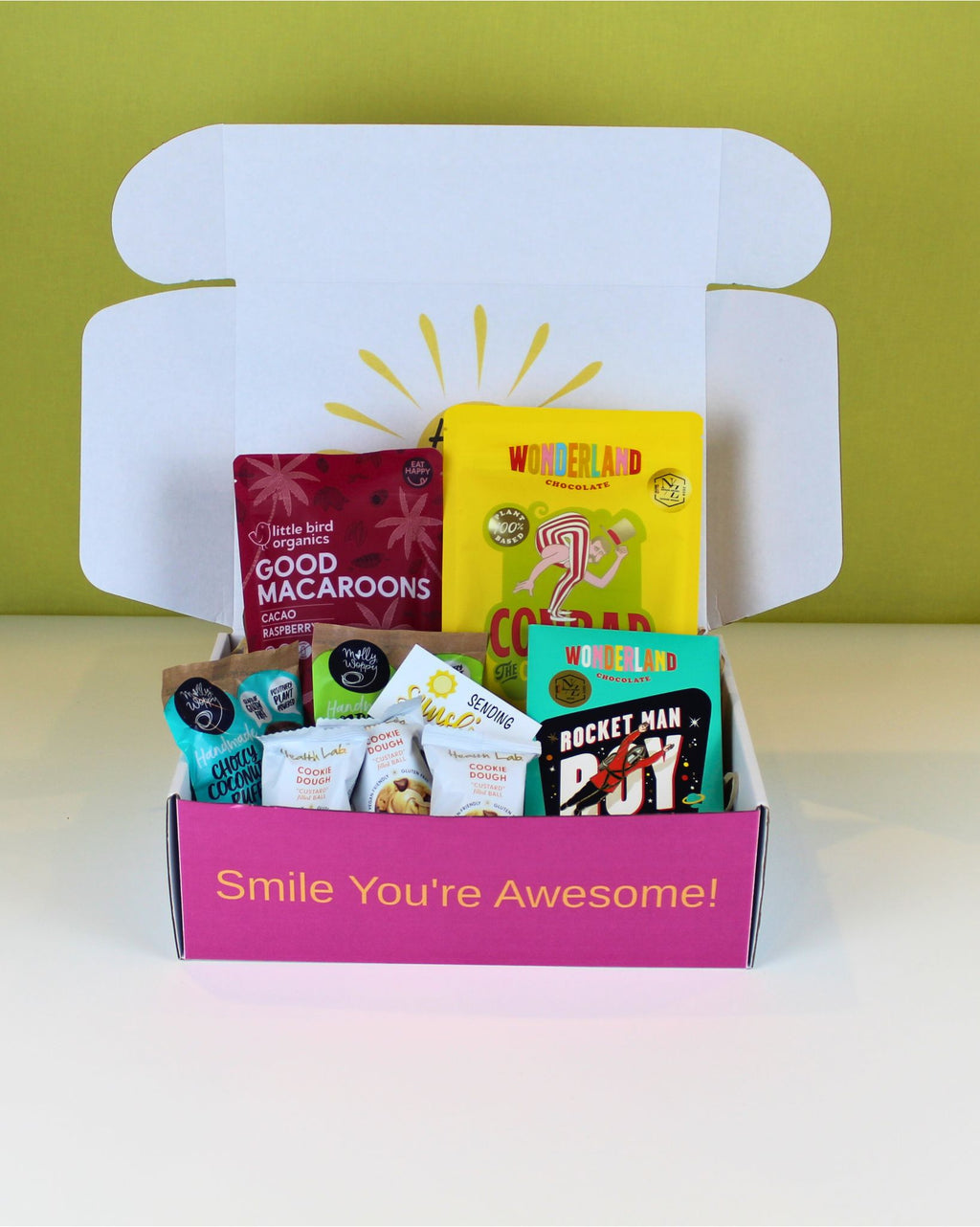 Crystal Cluster Gift Box NZ – crystal, candle, tea, treats, and personalised card, beautifully packaged for NZ-wide delivery, perfect for birthdays, thank-yous, or just-because gifts.
