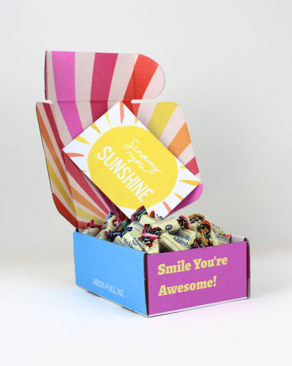 Mackintosh’s Deluxe Toffees Gift Box NZ – 500g of creamy toffees with personalised card, thoughtful gift for birthdays, thank-yous, or just because, NZ-wide delivery.
